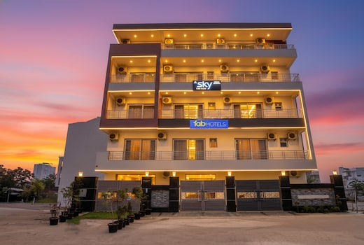 FabHotel Sky - Nr Sapphire 83 Mall, Manesar