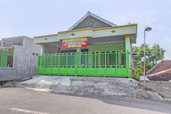 Hotel O Guest House Pak Darso, Sragen