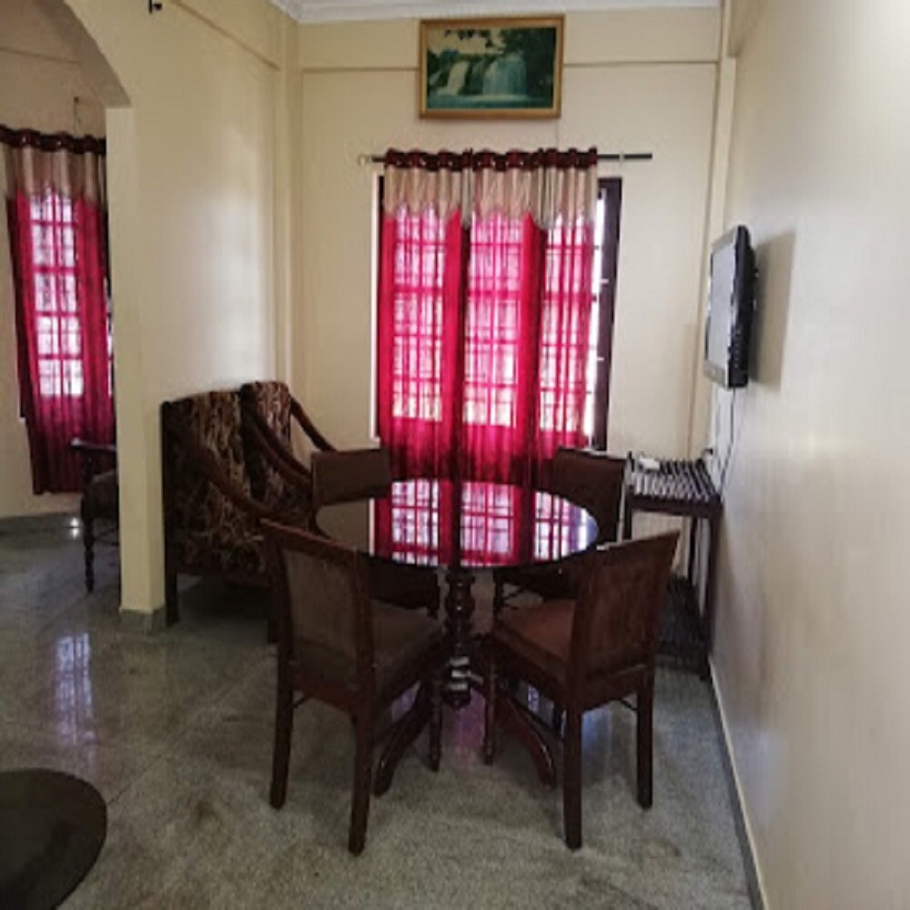Sithara Tourist Home - Tap to explore photos