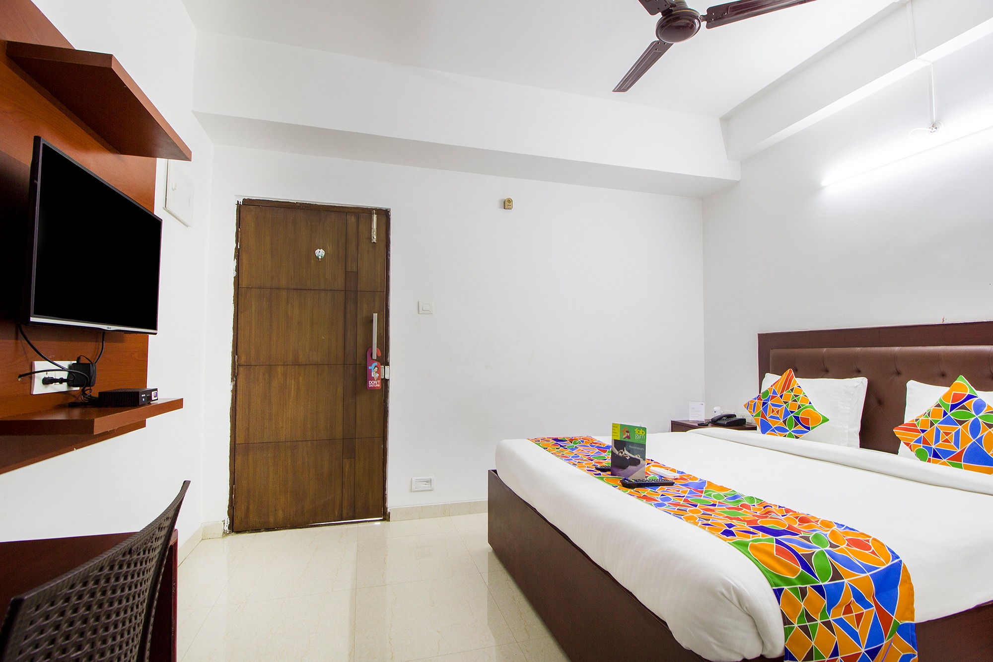 FabHotel Limestone Suites - 750M from Yashoda Hospitals, Somajiguda - Tap to explore photos