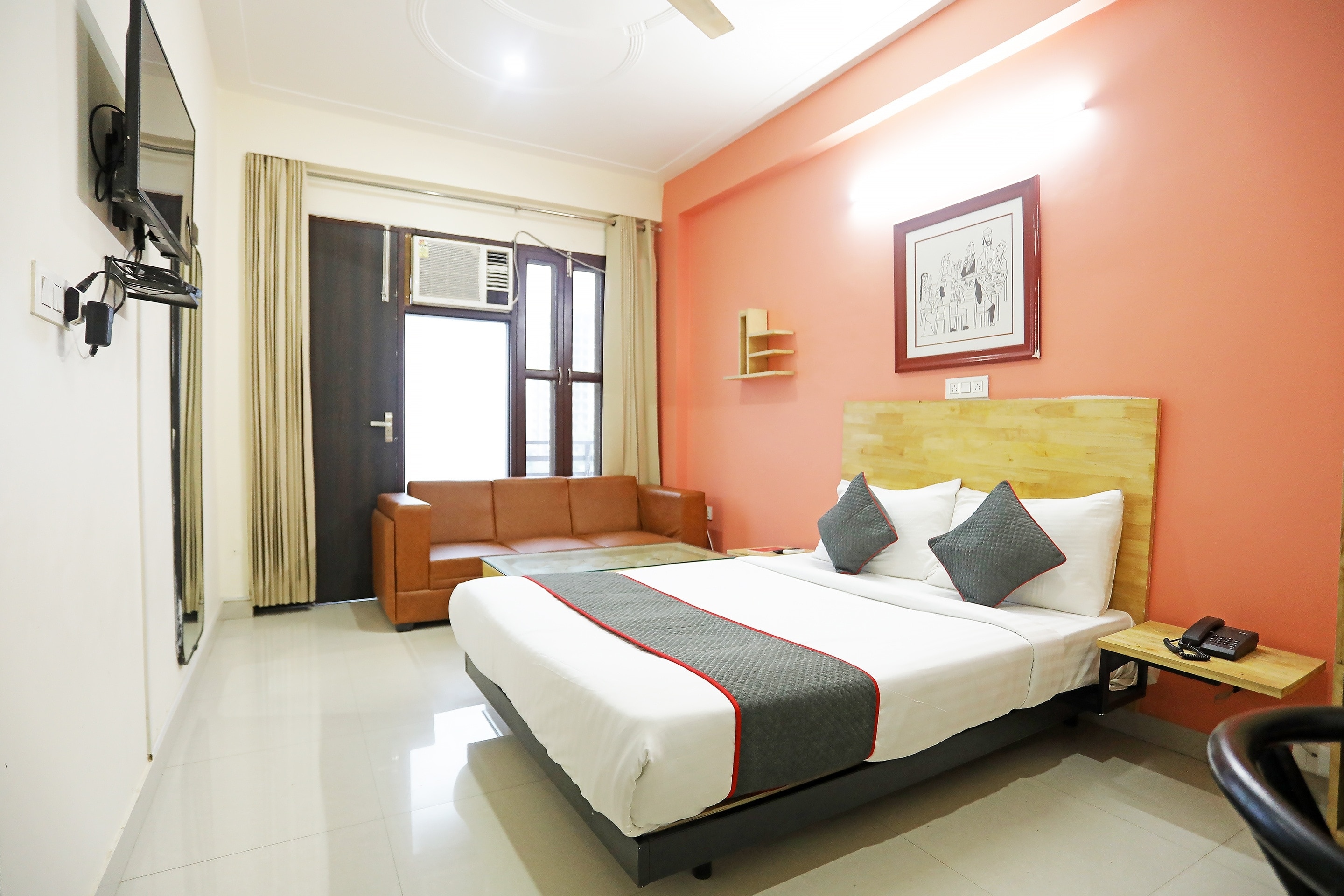 Super Townhouse Cloud Bay, Near Genpact, Sector-69, Gurgaon - Tap to explore photos