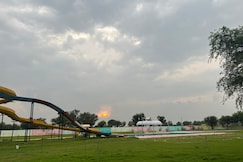 Shreenath Hotel Resort and Waterpark, Churu