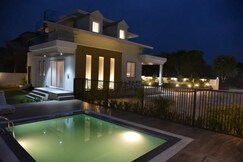 RAJ FARMS LUXURY VILLA AND PRIVATE POOL NEAR KUKAS, Jaipur