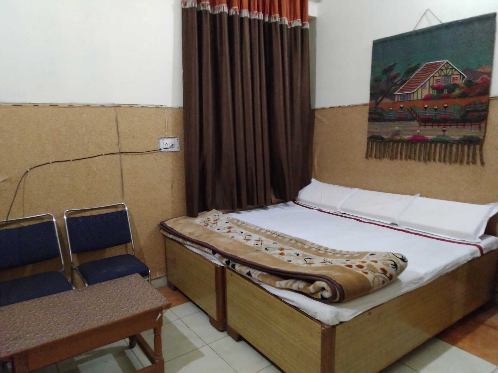 Om Paying Guest House - Tap to explore photos