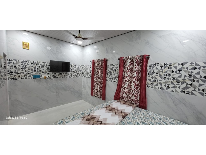 SRI NARAHARI HOME STAY - Tap to explore photos
