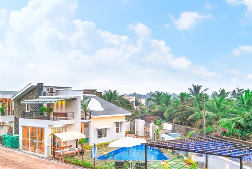 ELIVAAS Moonlit retreat 3 BHK with Garden & Pool