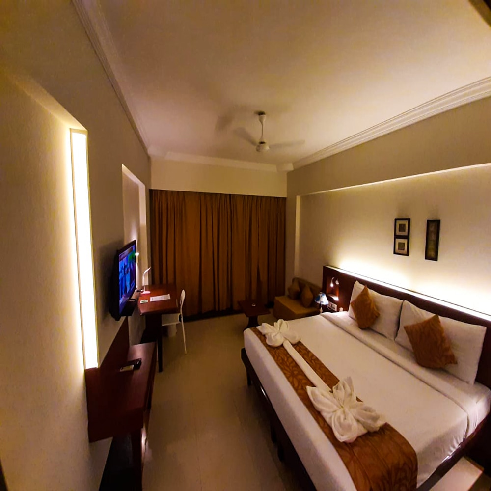 Aron Resort Lonavala Near Old Mumbai Pune Highway - Tap to explore photos