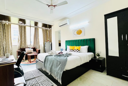BluO Studio - Defence Colony, Kitchen, BathTub
