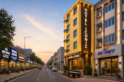 Hotel Iconic Suite near Delhi Airport, Delhi