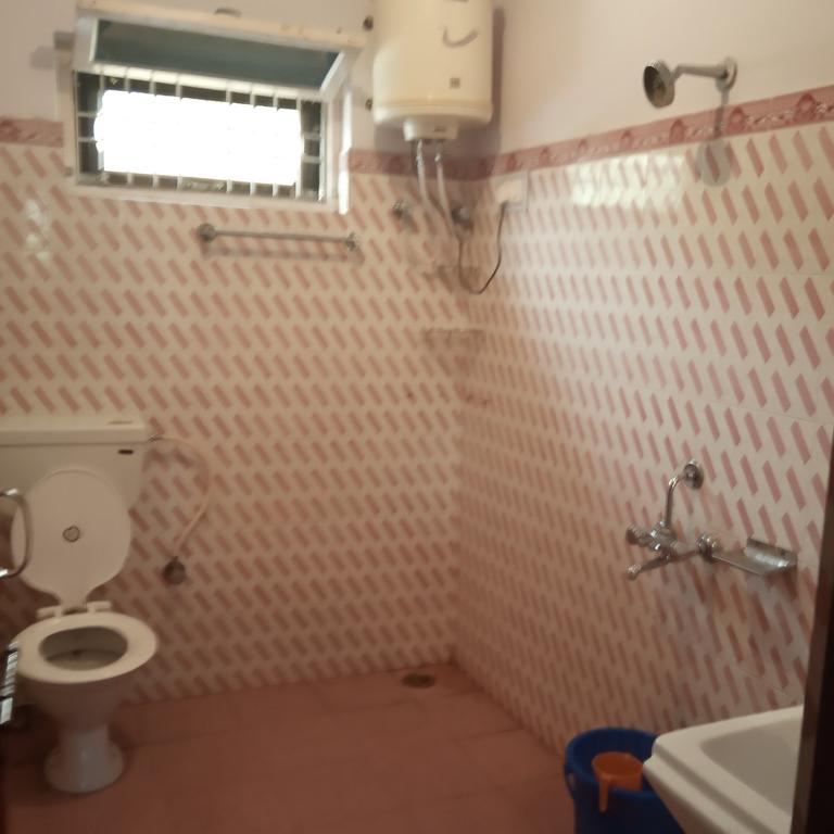 Vivek Homestay - Tap to explore photos