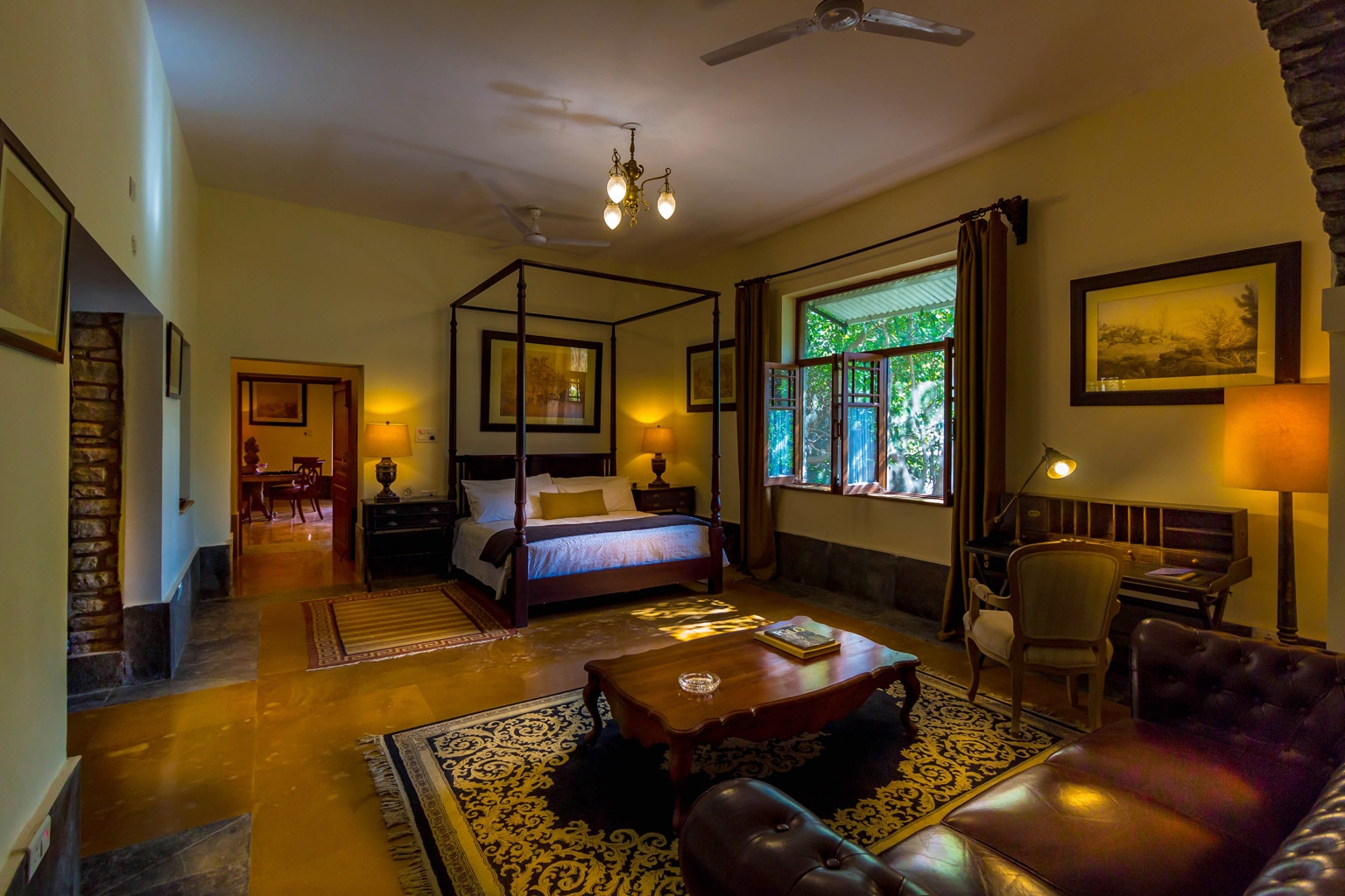 The Mountbatten Lodge - Tap to explore photos