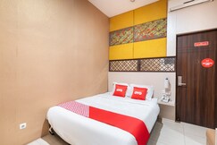 Flagship 91863 Metro House, Gresik