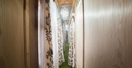 Royal Group of Deluxe Houseboats