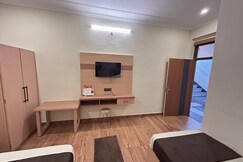 HOTEL PARAM INN, Gwalior