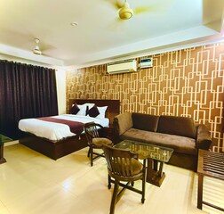 Deluxe AC Room