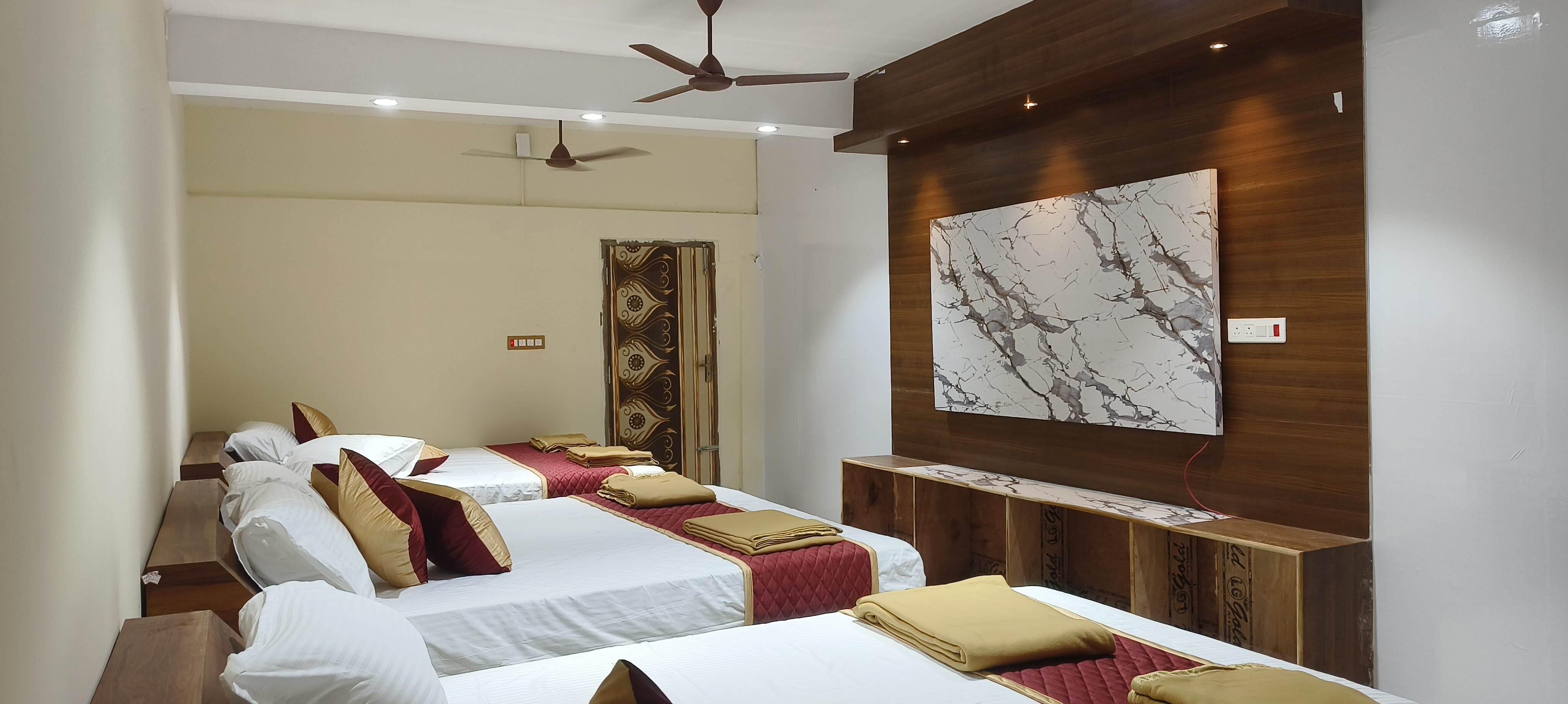Thirumathi Mahal& Residency - Tap to explore photos