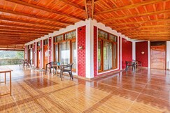 Omvilla with Mountain View, Mukteshwar