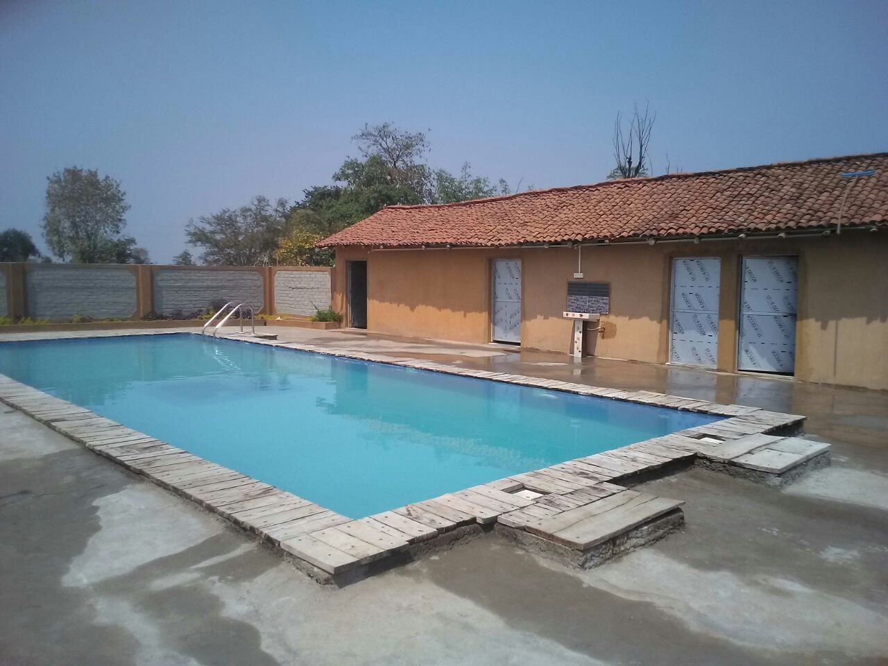 Gharonda | Rooms & Pool - Tap to explore photos
