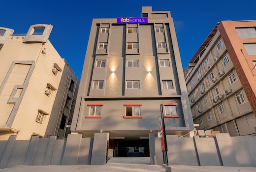 FabHotel White Ridge Gachibowli - DLF Cyber City, Gachibowli