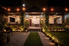 Aesthetic Pool farm Gurus ghar by TashiHomestays, Jaipur