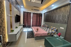 Sky view stay, Greater Noida