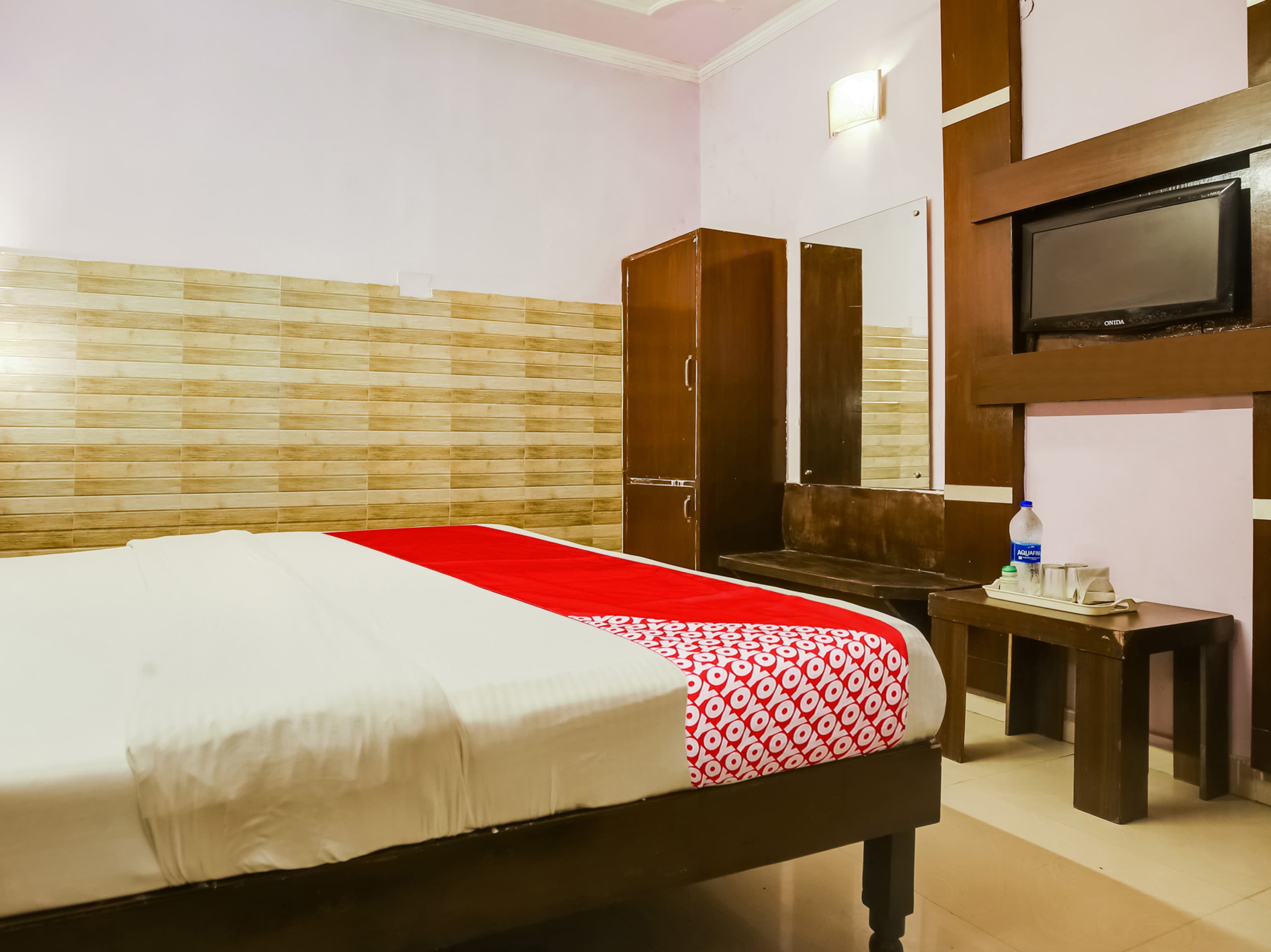 Hotel O Shivam Palace - Tap to explore photos