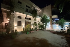 B-16 Stays-Boutique Stay w/Kitchen |Central Jodhpur| Pet friendly, Jodhpur