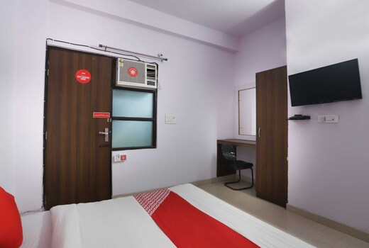 Hotel O Noida Villa
