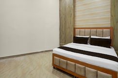 Hotel O The Signature Stay Guest House, Delhi