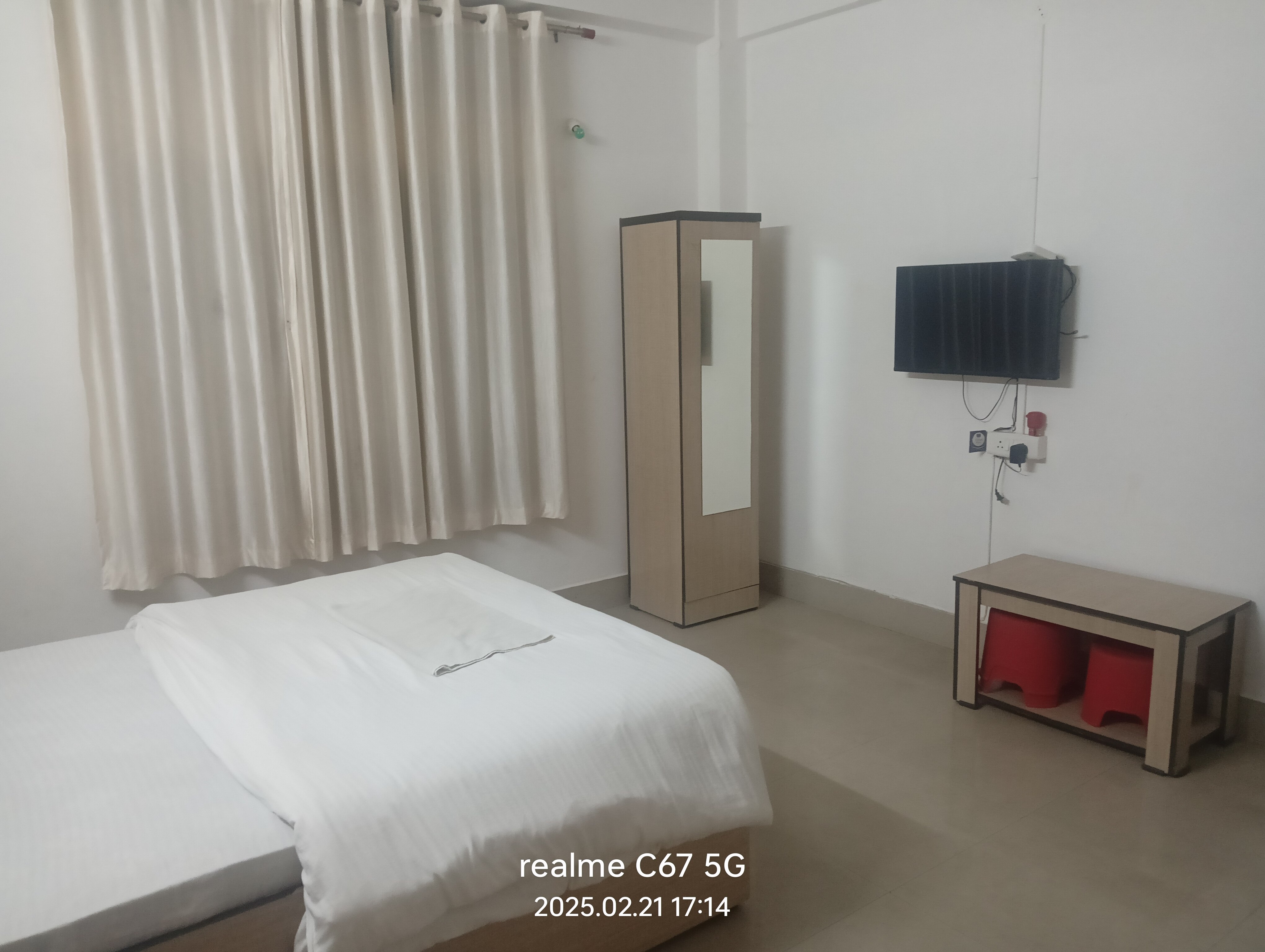 A1 Guest house - Tap to explore photos