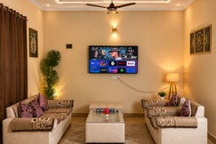 The Regal Ridge | Private villa with garden area, Chamba