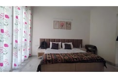 Via Golden Gate Stayz, Gurgaon