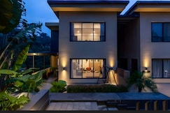 FernWood 4BHK with Infinity Pool by TensorStays, Lonavala