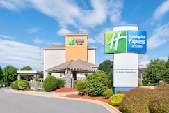Holiday Inn Express & Suites ASHEVILLE SW - OUTLET CTR AREA, Buncombe