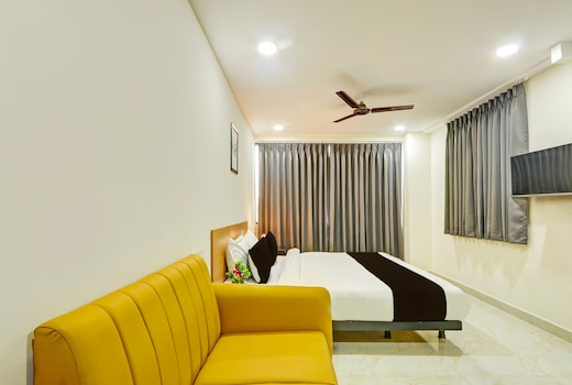 Townhouse La Vista Inn Grand Hotel