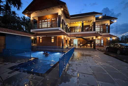 Lakesong Homestay 2BR-GF with Pool by Homeyhuts