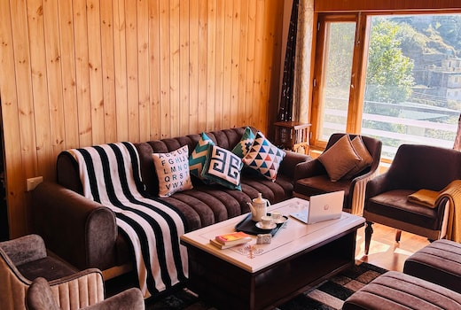 6BR Villa Mussoorie WBonfire/BBQ, Parking, Garden