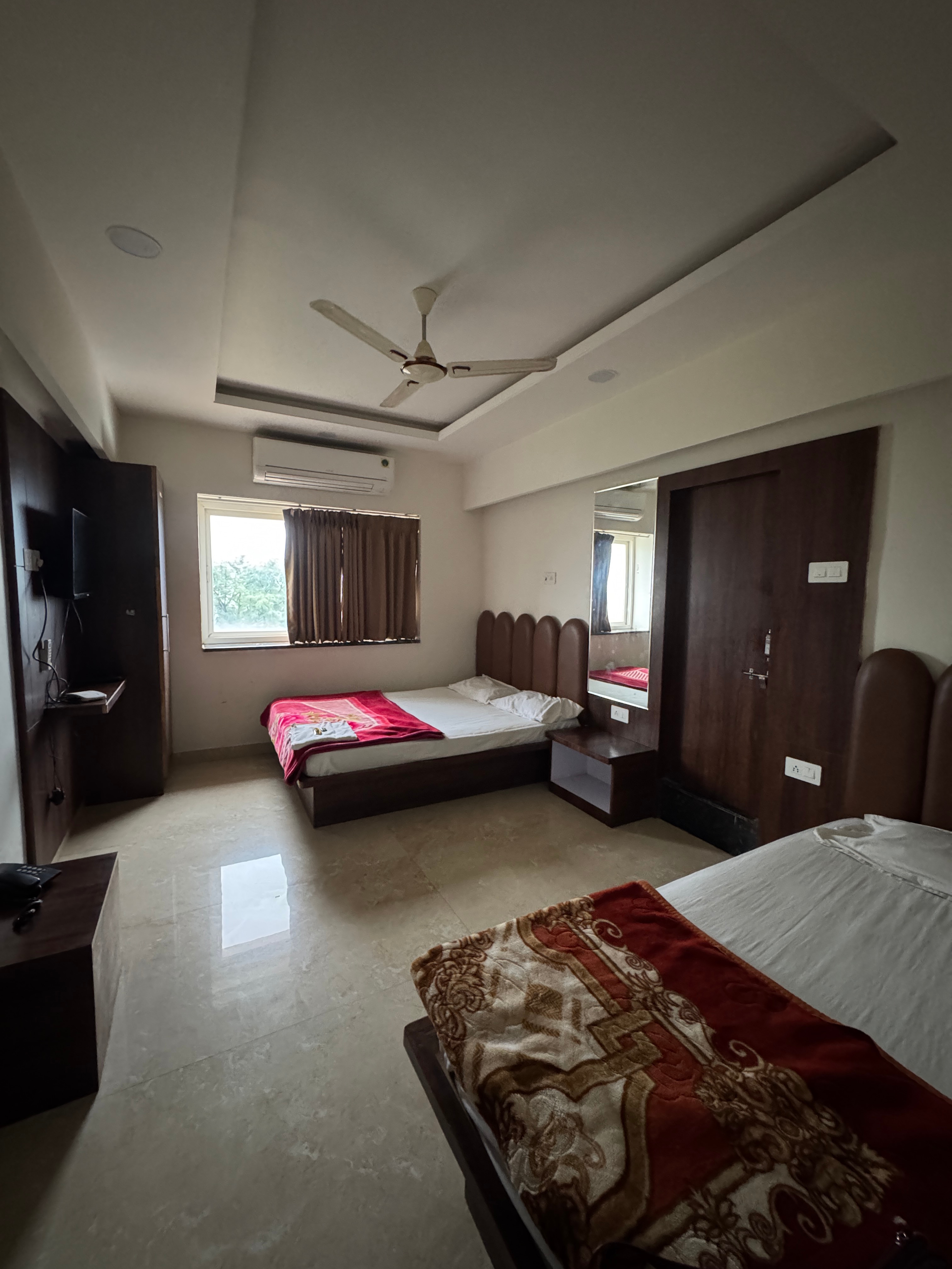 Hotel Sheetal Palace - Tap to explore photos