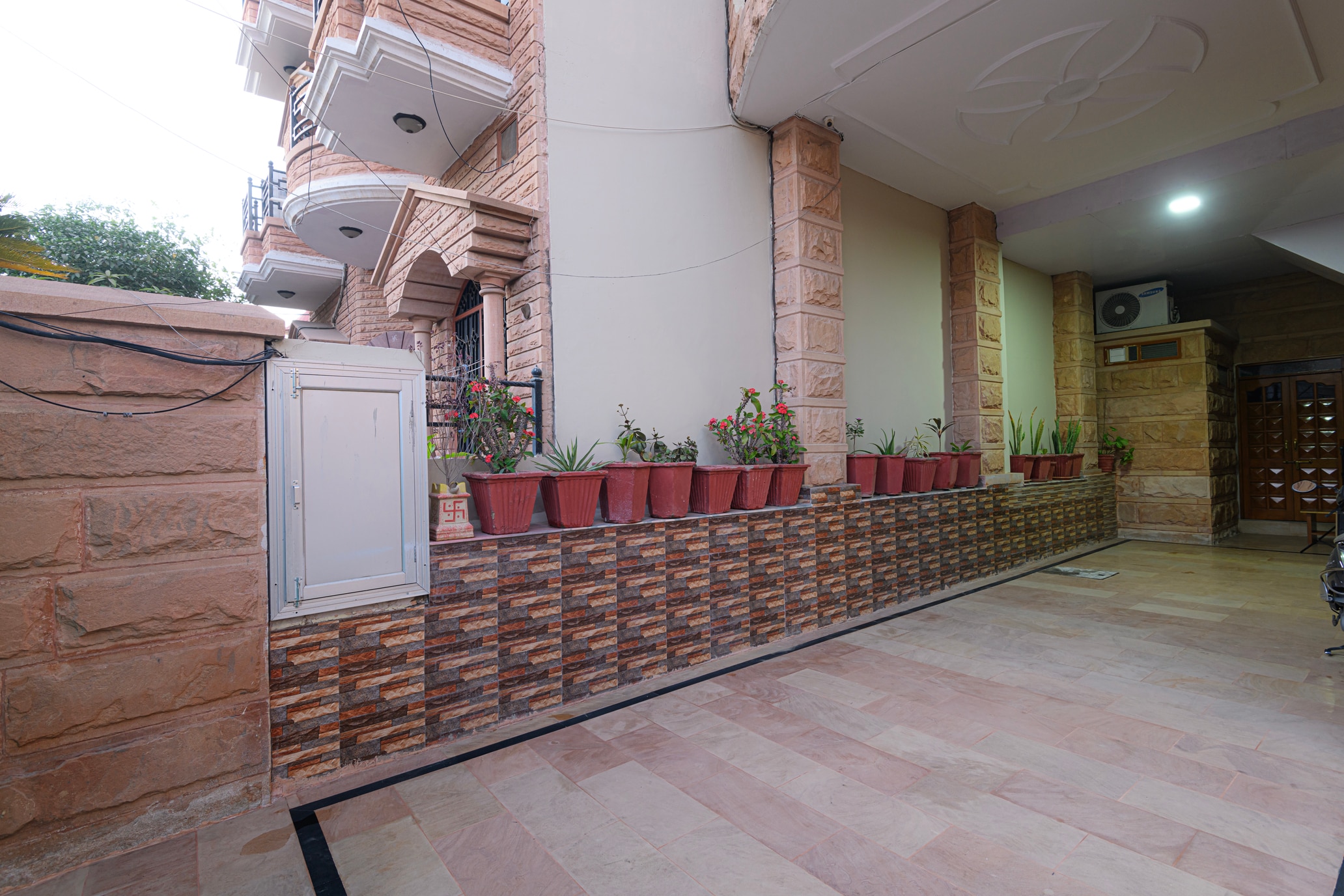 Sudarshan Homestay - Tap to explore photos