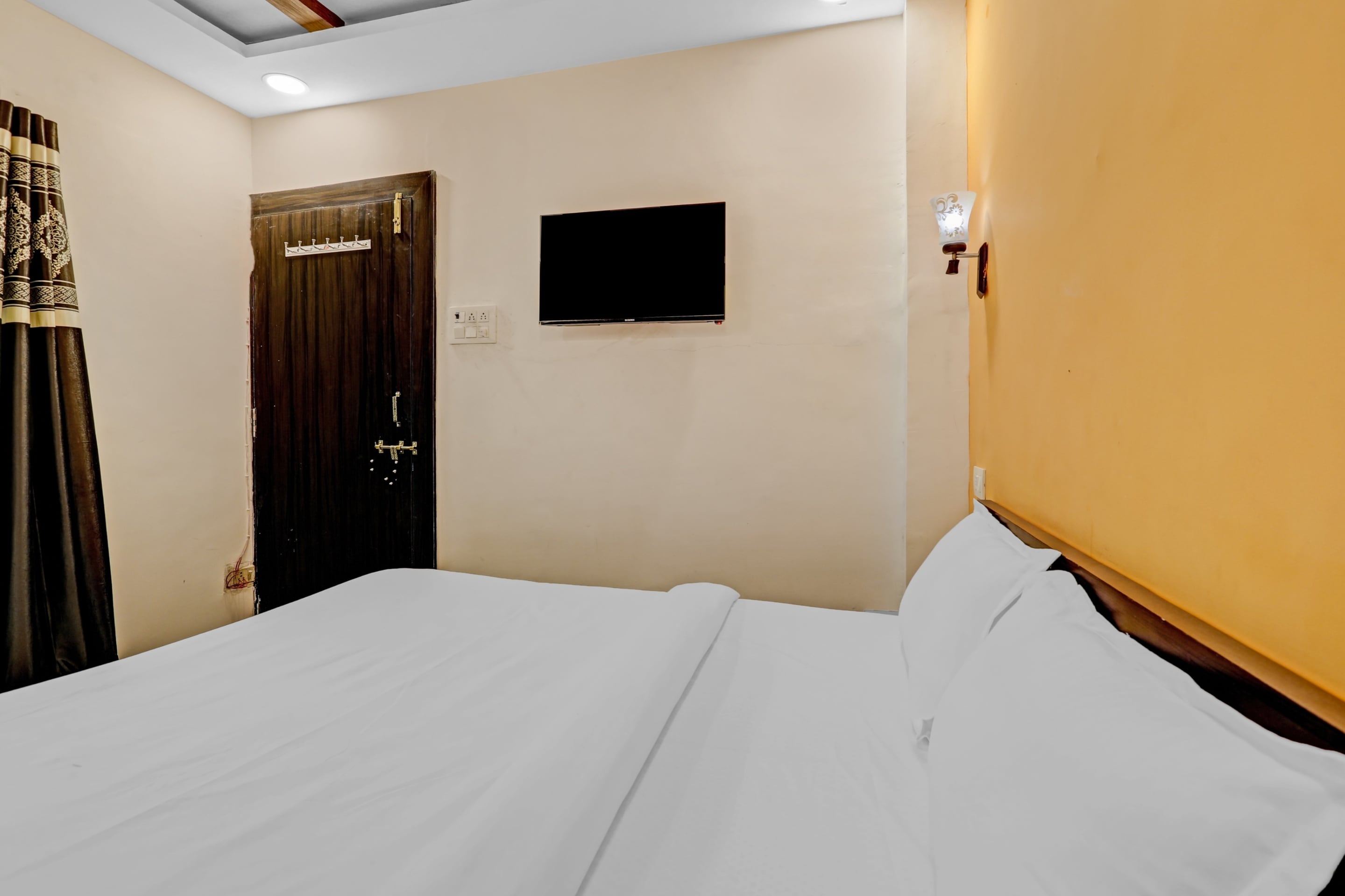 Hotel O CONVIVIAL APARTMENT - Tap to explore photos