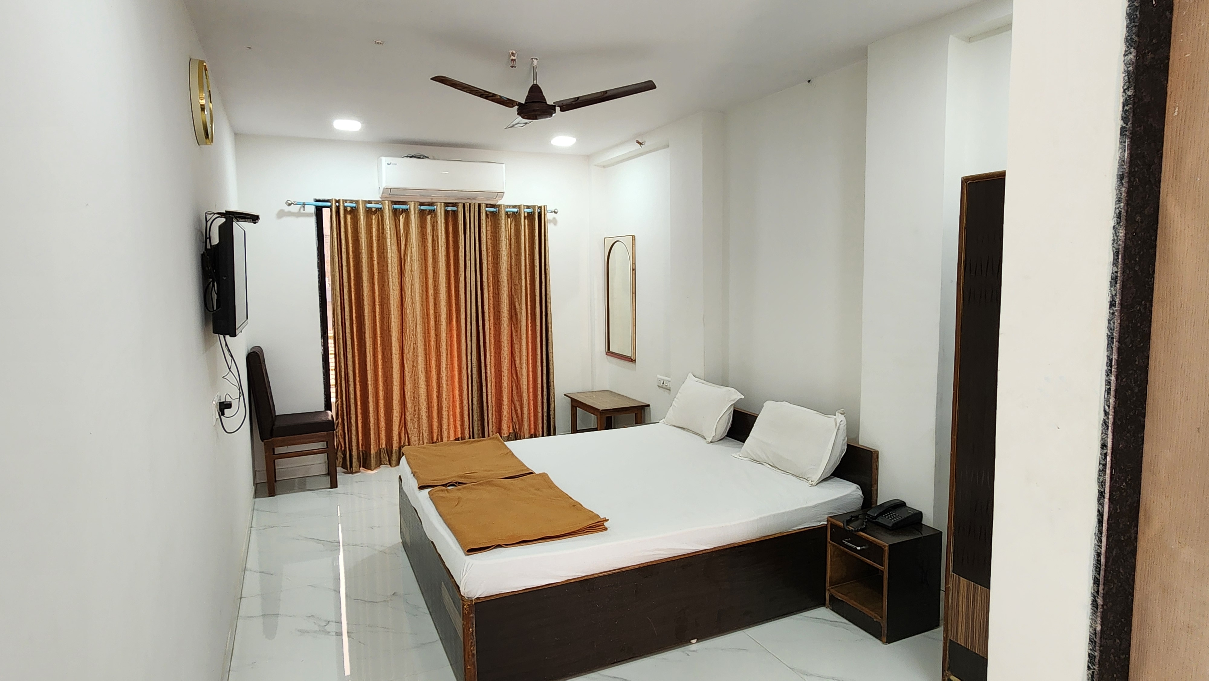 HOTEL UMESH - Tap to explore photos