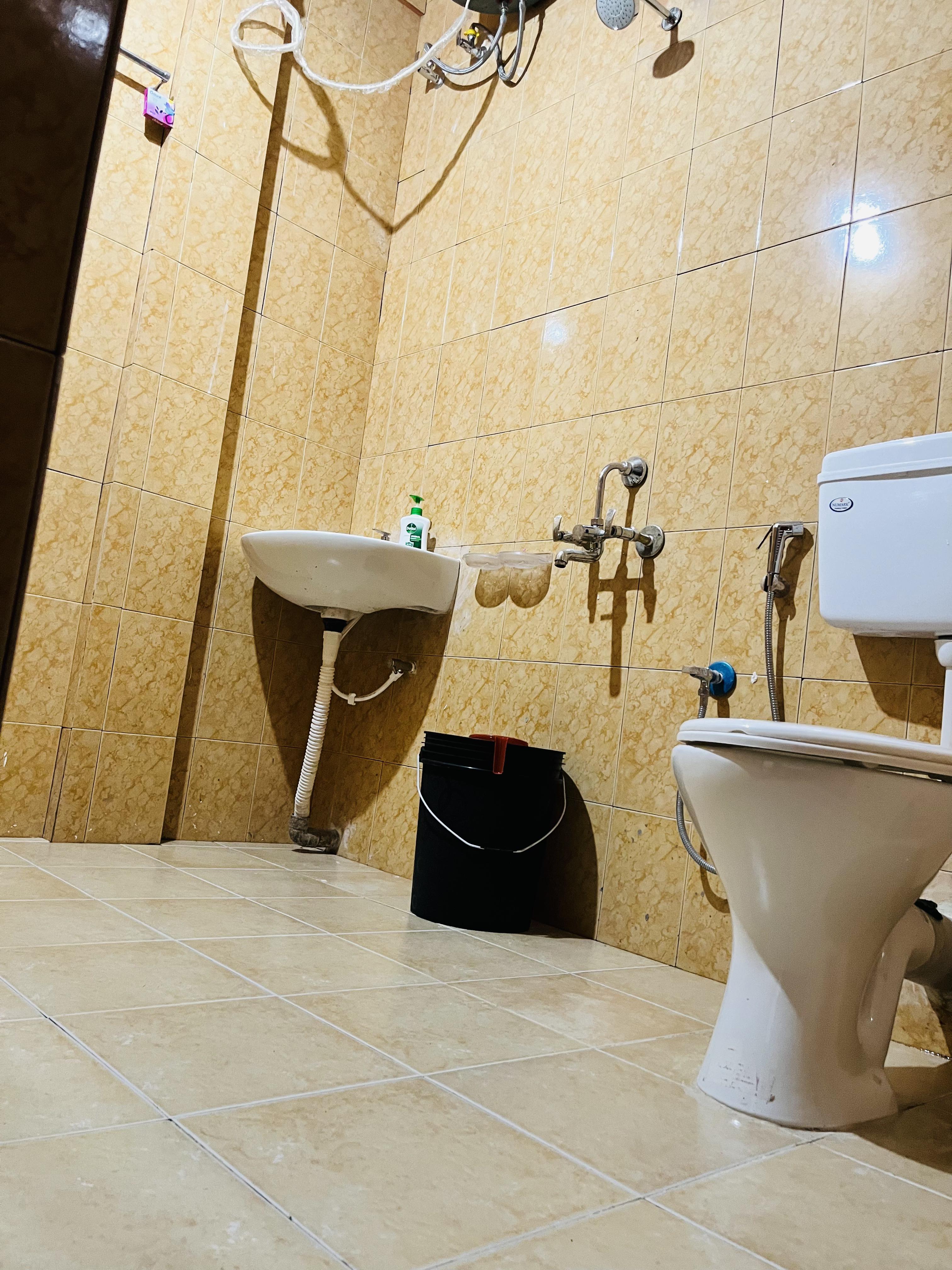 2bhk guesthouse  2 room homestay - Tap to explore photos
