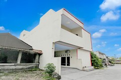 Hotel O Solo near Solo Safari formerly RR Guesthouse, Karanganyar