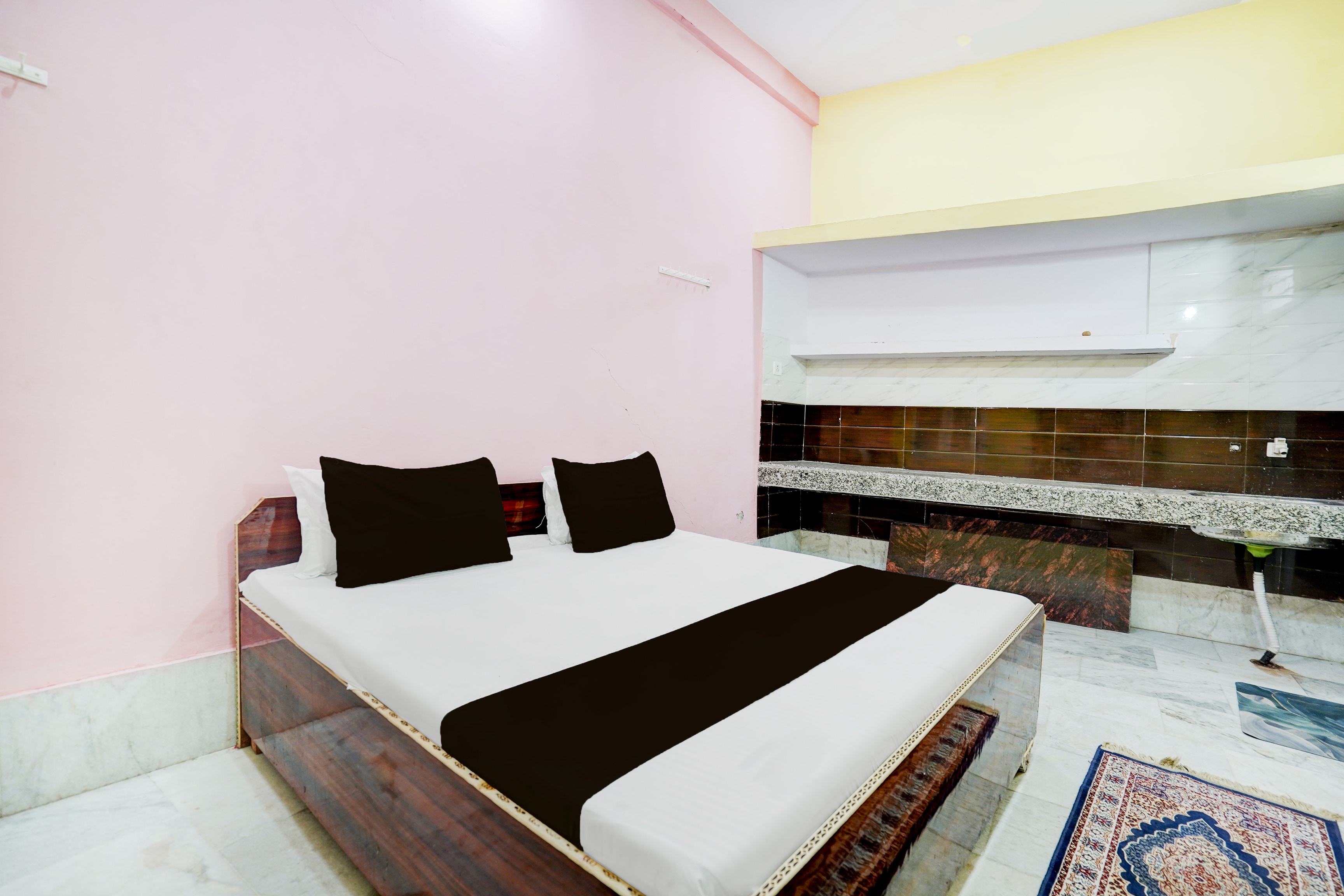 SPOT ON Bhardwaj Home Stay - Tap to explore photos