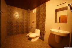 Tulsi village Treehouse and Cabin Stays, Munnar