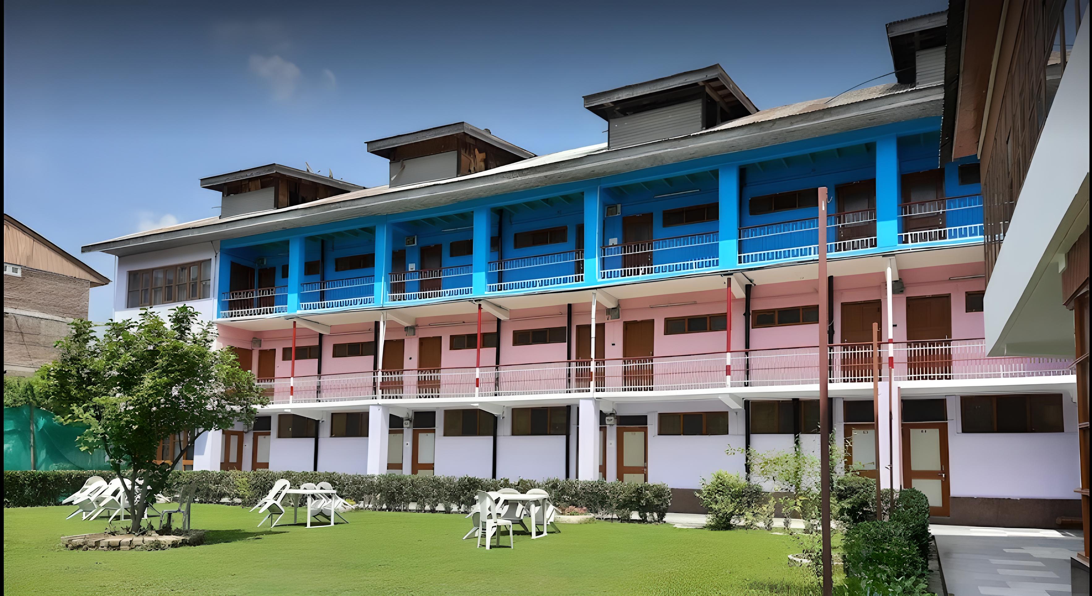 Hotel New Sahil - Tap to explore photos