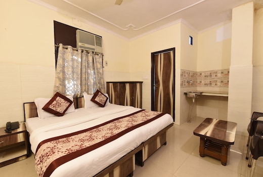 OYO 22322 Hotel Discovery Inn