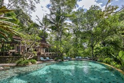 Pramana Giri Kusuma, Bali