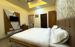 Double deluxe bedroom 1