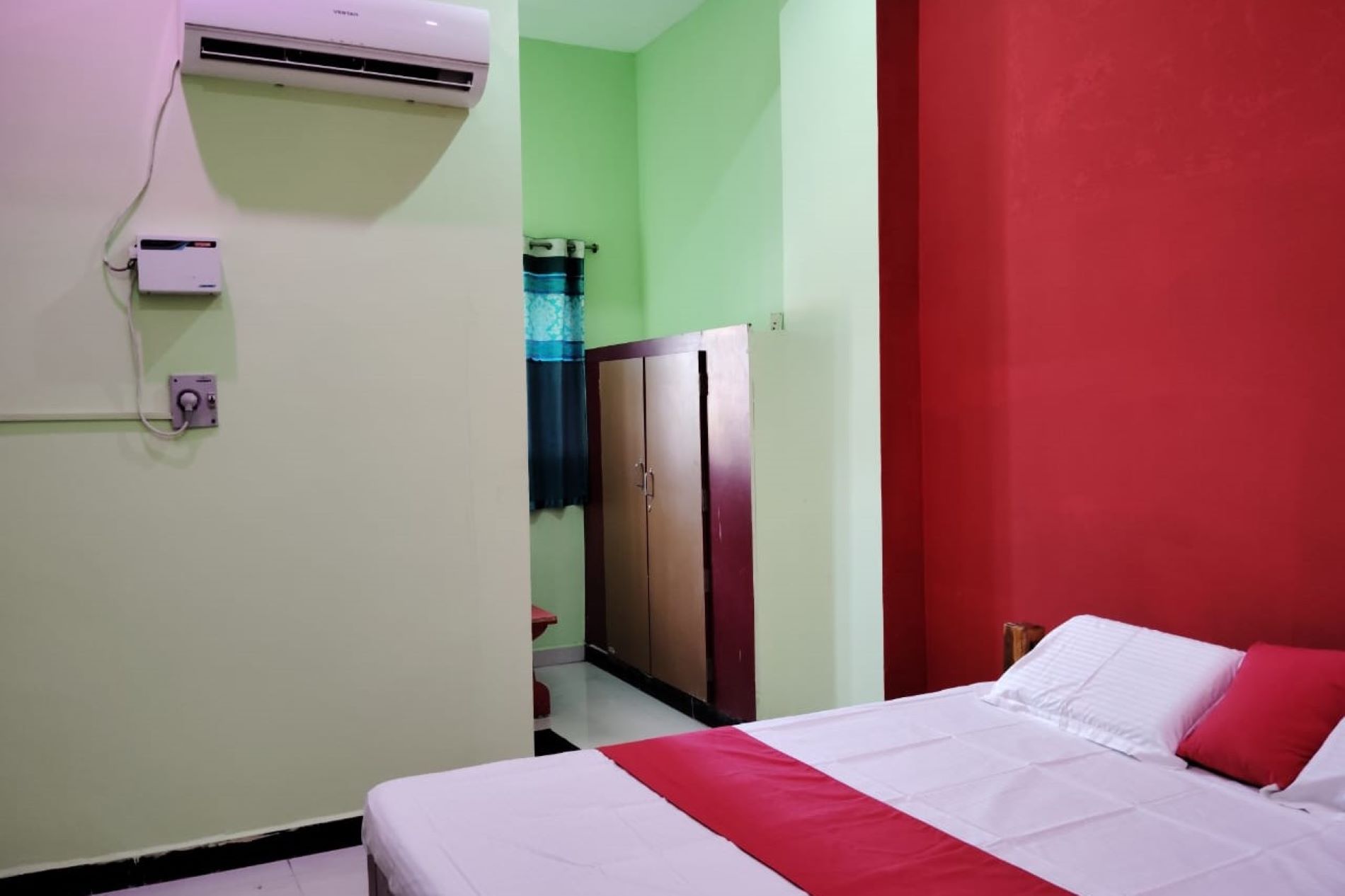 Tharan Residency - Tap to explore photos